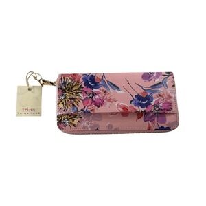 Trina Turk‎ Wristlet Wallet Floral Pink Floral Zip Around NEW With Box